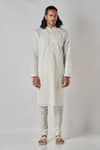 Bubber Blu_Off White Cotton Textured Kurta _Online_at_Aza_Fashions