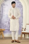 Buy_Kasbah x AZA_White Georgette Embroidered Thread Chikankari Kurta _at_Aza_Fashions