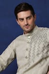 MENERO_Green Pure Linen Embroidered Thread Drop Pattern Kurta With Pant _at_Aza_Fashions