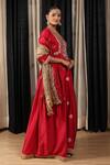 HOUSE OF SUPRIYA_Red Kurta Silk Banarasi Embroidered Thread V Neck Anarkali Pant Set _Online_at_Aza_Fashions