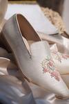 Shradha Hedau Footwear Couture_Beige Embroidered Fergus Butti Moccasins _Online_at_Aza_Fashions