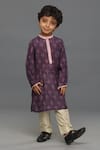 Buy_Para_Purple Muslin Silk Printed And Embroidered Abstract & Thread Work Kurta Set _at_Aza_Fashions