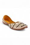 Doriaana_Beige Aari Meander Chevron Embellished Juttis _Online_at_Aza_Fashions