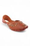 Doriaana_Brown Rose Royale Embroidered Juttis _Online_at_Aza_Fashions