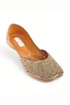 Doriaana_Gold Cut Dana And Stone Embroidered Bombshell Juttis _Online_at_Aza_Fashions