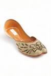 Buy_Doriaana_Gold Cut Dana And Zardozi Embroidered Glimmer Juttis _at_Aza_Fashions