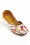 Buy_Doriaana_Ivory Thread Imperial Embroidered Juttis _at_Aza_Fashions