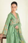 Buy_Priyanka Jain_Green Chanderi Embroidery Aari Plunging V Neck Gullista Anarkali Set 