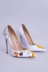 Buy_MYKONO_White Artistic Pattern Stiletto Pumps _at_Aza_Fashions