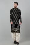 Buy_Aham-Vayam_Black Cotton Embroidered Thread And Sequin Work Sitaara Jahan Kurta Set _Online_at_Aza_Fashions