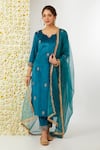 Buy_Tashee_Blue Kurta And Pant Velvet Embroidered Floral Notched Work Set _at_Aza_Fashions