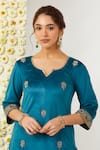 Tashee_Blue Kurta And Pant Velvet Embroidered Floral Notched Work Set _at_Aza_Fashions