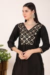 Tashee_Black Chanderi Embroidery Zari Blossom V Neck Yoke Kurta Pant Set _at_Aza_Fashions