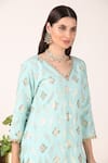 Tashee_Blue Chanderi Embroidery Zari Fleur V Neck Weaved Kurta Pant Set _at_Aza_Fashions