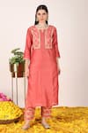 Shop_Tashee_Orange Chanderi Embroidery Zari Bloom Jaal Applique Notched Round Yoke Kurta Set 