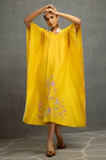 Kahani Lush_Yellow Chanderi Applique V-neck Placement Work Kaftan _at_Aza_Fashions