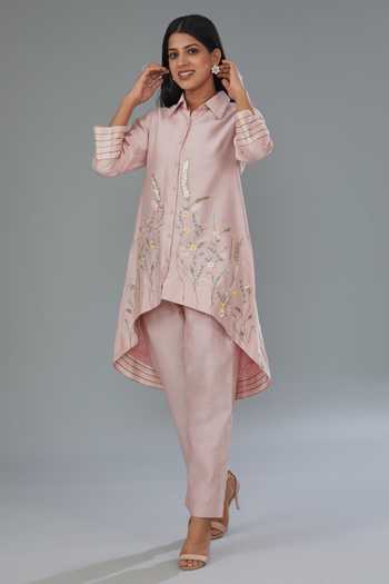 Kahani Lush_Pink Chanderi Silk Embroidery Collared Floral Kurta Set _Online_at_Aza_Fashions