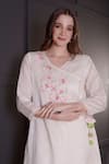 Surabhi Arya_White Chanderi Hand Embroidered Floral V Neck Kurta And Pant Set _at_Aza_Fashions