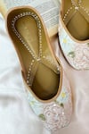 Buy_Pixie Pearlz_Peach Floral Print Dreamy Hues Juttis _at_Aza_Fashions