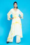 Buy_Aurouss_Ivory Crepe Print Mug Dye V Neck Kurta With Palazzo _at_Aza_Fashions