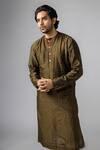 Buy_Bihart_Green Cotton, Silk Embroidery Thread Kurta _at_Aza_Fashions