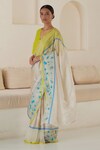 Buy_Surmaye_Beige Handwoven Organza Mulberry Silk Lasting Vignettes Jamdani Saree _at_Aza_Fashions
