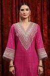 Buy_SHIKHAR SHARMA_Pink Kurta Cotton Lurex Embroidered Gota V-neck Set With Checkered Dupatta 