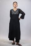 Buy_Beige_Black Kurta Pure Mul Chanderi Embroidered Floral Scalloped V With Pant _at_Aza_Fashions