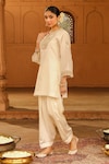 Sheetal Batra_Ivory Kurta Silk Chanderi Placement Embroidery Ashira With Salwar _Online_at_Aza_Fashions