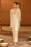 Buy_Sheetal Batra_Ivory Kurta Silk Chanderi Placement Embroidery Ashira With Salwar _at_Aza_Fashions