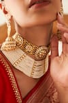 Buy_PREETI MOHAN_White Kundan Chitrali Layered Pearl Necklace Set _at_Aza_Fashions