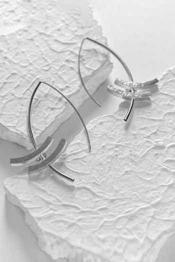Buy_DE'Anma_Silver Plated Tumo Ear Cuffs _at_Aza_Fashions