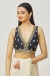 Samyukta Singhania_Blue Silk Embroidery Plunge Neck Flower Sleeveless Blouse _at_Aza_Fashions
