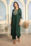 Buy_Two Sisters By Gyans x AZA_Green Satin Embroidered Zardozi Notched Kurta Set _Online