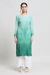 Samyukta Singhania_Green Crepe Satin Embroidered Thread Notched Chikankari Kurta _Online_at_Aza_Fashions