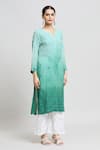 Buy_Samyukta Singhania_Green Crepe Satin Embroidered Thread Notched Chikankari Kurta _Online_at_Aza_Fashions