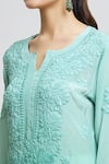 Samyukta Singhania_Green Crepe Satin Embroidered Thread Notched Chikankari Kurta _at_Aza_Fashions