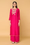 Samyukta Singhania_Pink Dola Silk Embellished Floral Round Straight Kurta Set _Online_at_Aza_Fashions