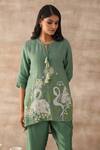 Shop_VARUN CHHABRA_Green Tunic Linen Embroidered Aari Round Bird Motif And Pant Set _at_Aza_Fashions