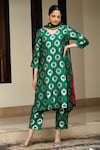 Buy_Sobariko_Green Silk Handwoven Floral Jaal V Neck Butti Straight Kurta Set _at_Aza_Fashions