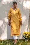 Buy_PRACHI KAMAT_Yellow Cotton Linen Printed Patch Work Round Straight Kurta With Pant _at_Aza_Fashions