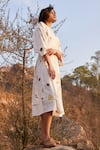 Buy_Kharakapas_Off White Cotton Mul Printed Floral Band V Aangan Dress  