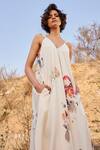 Buy_Kharakapas_Off White Cotton Mul Printed Floral V Neck Wisteria Dress  