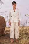 Kharakapas_Off White Cotton Mul Printed Floral Notched Ruyi Shirt And Pant Set  _Online_at_Aza_Fashions