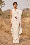 Kharakapas_Off White Cotton Mul Print Floral V Neck Ketaki Saree With Blouse _Online_at_Aza_Fashions