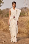 Shop_Kharakapas_Off White Cotton Mul Print Floral V Neck Ketaki Saree With Blouse _Online_at_Aza_Fashions