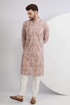 Buy_Kasbah_Peach Georgette Embroidered Thread Botanic Kurta _at_Aza_Fashions