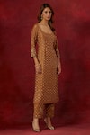 Ikshita Choudhary_Brown Chanderi Silk Hand Embroidered Sequin Scoop Kurta Pant Set _Online_at_Aza_Fashions