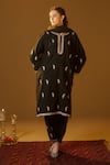 Buy_TULPALAV_Black Kurta And Salwar Linen Paisley Hand Embroidered Pheran Set  _at_Aza_Fashions