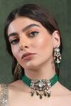 Buy_Auraa Trends_Green Beads, Diamonds Kundan Embellished Pendant Choker Set _at_Aza_Fashions